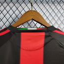Camisa AC Milan Home I 2010/11 Adidas Retrô Masculina vermelho e preto listrado com escudo bordado e gola careca clássica, ideal para torcedores e colecionadores