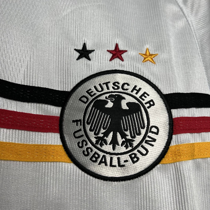 Camisa Alemanha Home 1998/99 Adidas Retrô Masculina branca com detalhes da bandeira alemã, modelo histórico para colecionadores e torcedores.