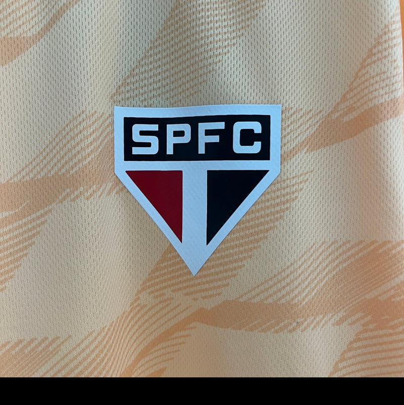 Camisa de treino São Paulo FC 2024/25 New Balance masculina, modelo oficial na cor predominante com escudo do SPFC e logo da New Balance em destaque