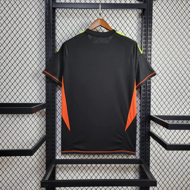 Camisa Argentina Goleiro 2024/25 Adidas Torcedor Masculina azul escuro com detalhes celestes, tecido leve e respirável – ideal para treinos, jogos e uso casual.