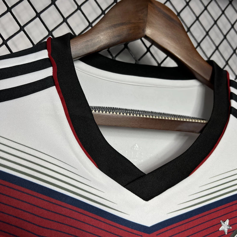 Camisa Alemanha Home I 2014/15 Adidas Retrô Masculina branca com detalhes em preto, vermelho e dourado – modelo histórico para colecionadores e torcedores.