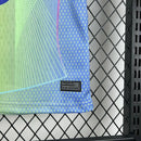 Kit Infantil Barcelona 2025/26 Nike com camisa e short, edição especial, cores azul e grená, escudo do Barcelona em destaque, tecido leve e respirável para crianças, ideal para treinos e jogos."