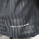 Camisa Holanda Goleiro 2025 Nike versão jogador masculina, modelo na cor vibrante com escudo termotransferido e tecnologia Dri-FIT ADV, disponível na Wazemix.”