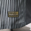 Camisa Holanda Goleiro 2025 Nike versão jogador masculina, modelo na cor vibrante com escudo termotransferido e tecnologia Dri-FIT ADV, disponível na Wazemix.”