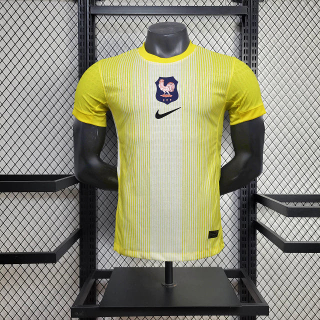 Camisa França Goleiro 2025 Nike versão jogador masculina, modelo com escudo termotransferido, tecnologia Dri-FIT ADV e design exclusivo, disponível na loja Wazemix.