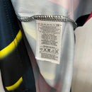 Camisa retrô Flamengo 1997/98 masculina, com listras horizontais vermelhas e pretas, escudo bordado e logo Umbro, modelo clássico dos anos 90.