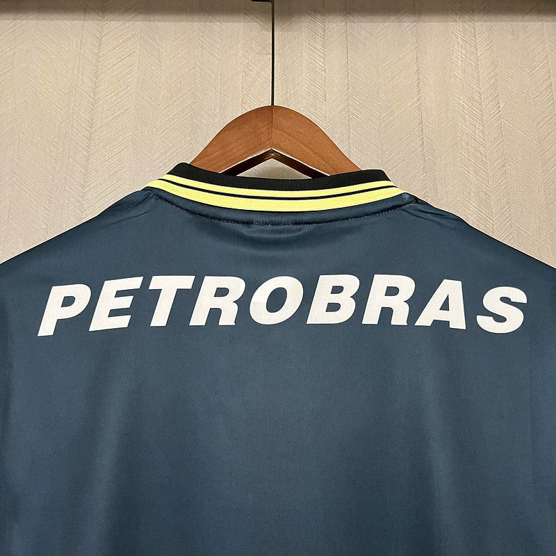 Camisa retrô Flamengo 1997/98 masculina, com listras horizontais vermelhas e pretas, escudo bordado e logo Umbro, modelo clássico dos anos 90.