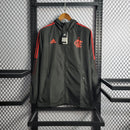 Jaqueta corta vento preta do Flamengo Adidas masculina com capuz e logo 