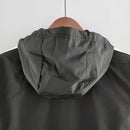 Corta vento esportivo Flamengo Adidas com tecnologia AEROREADY e design moderno