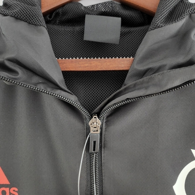 Corta vento esportivo Flamengo Adidas com tecnologia AEROREADY e design moderno