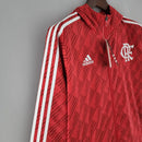 Jaqueta corta vento vermelha do Flamengo Adidas 2022 com capuz e zíper completo