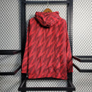 corta vento Flamengo 2022 na cor vermelha com zíper completo e logo do clube