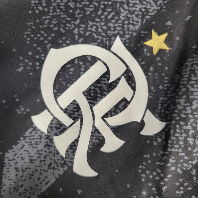 Corta Vento Flamengo Masculino nas cores preto e cinza, com escudo do Flamengo no peito, capuz ajustável, zíper frontal e design esportivo – jaqueta leve ideal para torcedores rubro-negros.
