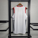 “Regata Flamengo versão NBA 2019/20 Adidas Masculina branca com detalhes em vermelho e preto, escudo CRF e logo Adidas estampados no peito, design inspirado nas camisas da NBA, modelo esportivo e colecionável”