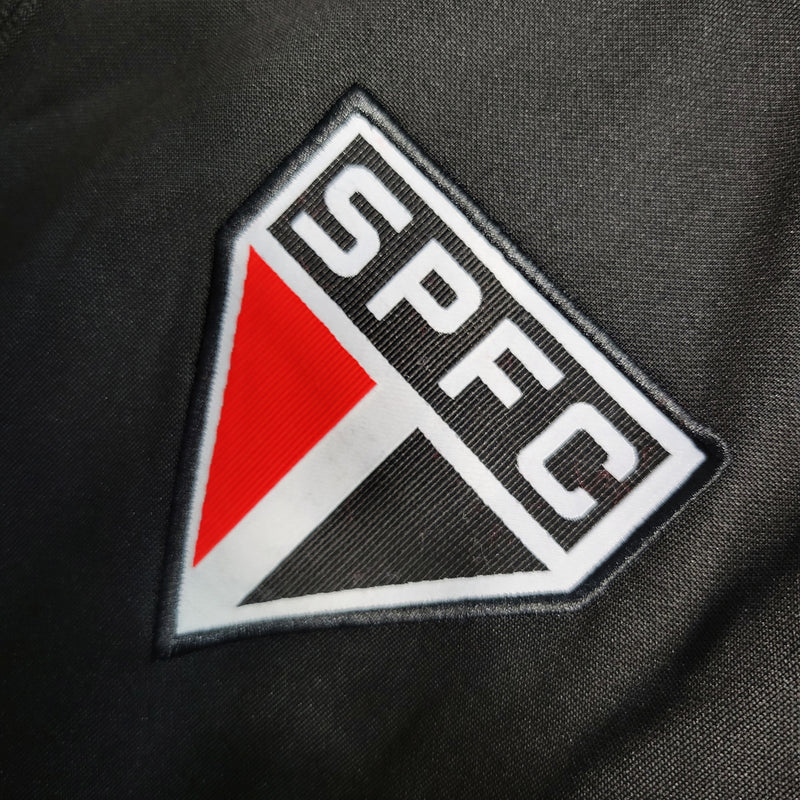 Corta Vento São Paulo Masculino preto com escudo bordado, modelo esportivo com capuz e zíper, ideal para torcedores do Mengão