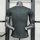 Camisa Barcelona Treino 2024/25 Nike Versão Jogador Masculina na cor preta, uniforme de treino disponível na Wazemix