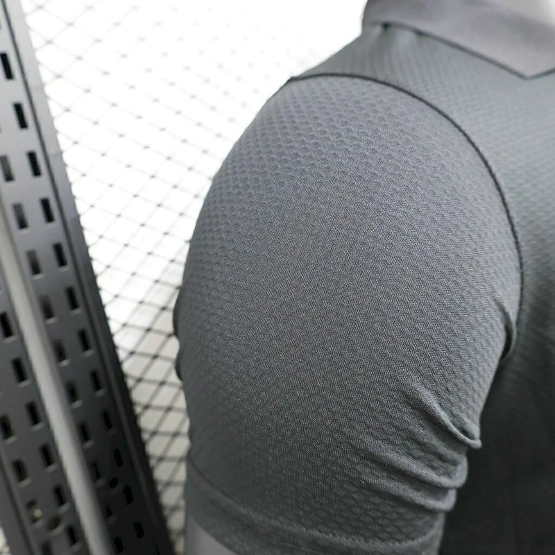 Camisa Barcelona Treino 2024/25 Nike Versão Jogador Masculina na cor preta, uniforme de treino disponível na Wazemix