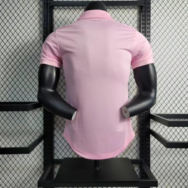 Camisa Inter Miami Home I 2023/24 Adidas Jogador Masculina na cor rosa, modelo com design moderno e detalhes exclusivos do clube, feita para performance e estilo dentro e fora de campo.
