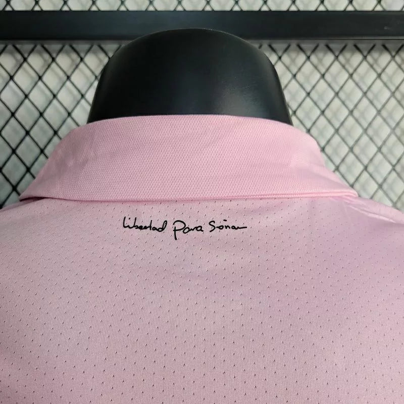 Camisa Inter Miami Home I 2023/24 Adidas Jogador Masculina na cor rosa, modelo com design moderno e detalhes exclusivos do clube, feita para performance e estilo dentro e fora de campo.