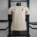 Camisa Juventus x Gucci 2024/25 Adidas Jogador Masculina, edição especial de luxo, com design exclusivo que une moda e futebol, detalhes premium e acabamento sofisticado.