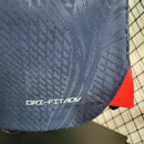 Camisa PSG Home 2023/24 Nike Jogador Masculina na cor azul, modelo de jogo com design moderno, escudo do Paris Saint-Germain no peito e detalhes característicos da temporada.