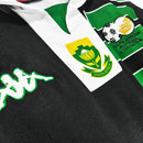 Camisa Retrô Seleção África do Sul Copa 1998 Torcedor Masculina - modelo preto, inspirado no uniforme clássico de 1998, escudo da seleção em destaque e design nostálgico para colecionadores e torcedores.