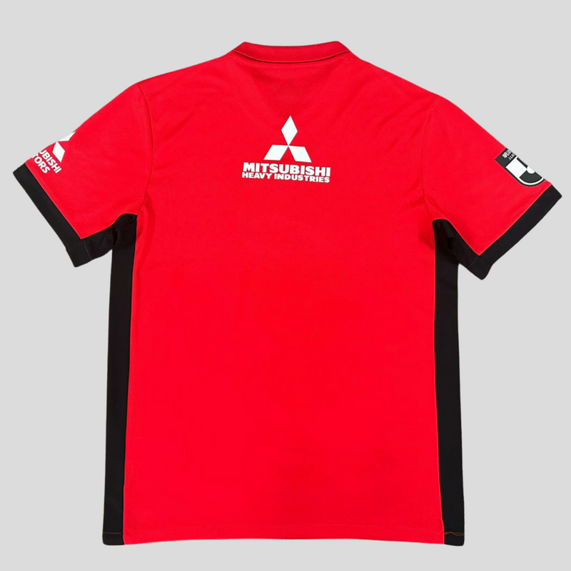 Camisa Urawa Reds Home I 2025/26 Nike Torcedor Masculina - modelo vermelho, uniforme principal do clube japonês, escudo em destaque e design moderno assinado pela Nike.