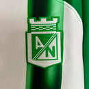 Camisa Atlético Nacional Home I 2024/25 Nike Torcedor Masculina - modelo branco e verde, uniforme principal do clube colombiano, escudo em destaque e design moderno assinado pela Nike.