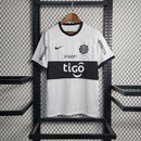 Camisa Olimpia Home I 2023/24 Nike Torcedor Masculina - modelo branco, uniforme principal do clube paraguaio, escudo em destaque e design clássico 