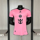 Camisa Inter Miami Home I 2024/25 Adidas Jogador Masculina - modelo rosa, uniforme principal do clube norte-americano em versão jogador, escudo em destaque e design moderno 