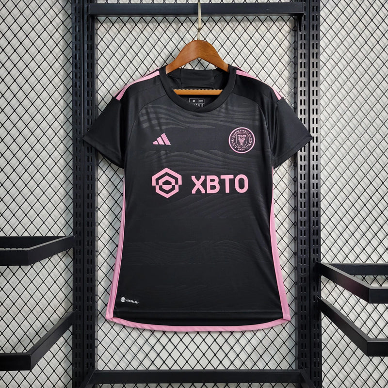 Camisa Inter Miami Away II 2023/24 Adidas Torcedor Feminina - modelo preto, uniforme de visitante do clube norte-americano, escudo em destaque e design moderno assinado pela Adidas.
