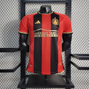 Camisa Atlanta United Home I 2023/24 Adidas Jogador Masculina - modelo vermelho e preto, uniforme principal do clube norte-americano em versão jogador, escudo em destaque e design moderno assinado pela Adidas.