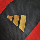 Camisa Atlanta United Home I 2023/24 Adidas Jogador Masculina - modelo vermelho e preto, uniforme principal do clube norte-americano em versão jogador, escudo em destaque e design moderno assinado pela Adidas.