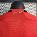 Camisa Atlanta United Home I 2023/24 Adidas Jogador Masculina - modelo vermelho e preto, uniforme principal do clube norte-americano em versão jogador, escudo em destaque e design moderno assinado pela Adidas.