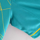 Camisa Wolverhampton Away II 2022/23 Torcedor Masculina - modelo verde, uniforme de visitante dos Wolves, escudo em destaque e design moderno para os torcedores.