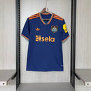 Camisa Newcastle Third III 2025/26 Adidas Torcedor Masculina - modelo azul, terceiro uniforme da temporada, com escudo em destaque e design moderno que combina tradição e estilo do clube inglês.
