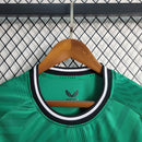 Camisa Newcastle Away II 2023/24 Torcedor Masculina - modelo verde, uniforme de visitante da temporada, com escudo em destaque e design moderno que representa a identidade do clube inglês