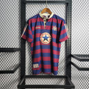 Camisa Retrô Newcastle Away II 1995/97 Torcedor Masculina - modelo clássico, uniforme de visitante da década de 90, com escudo em destaque e design nostálgico que celebra a história do clube inglês.