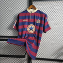 Camisa Retrô Newcastle Away II 1995/97 Torcedor Masculina - modelo clássico, uniforme de visitante da década de 90, com escudo em destaque e design nostálgico que celebra a história do clube inglês.
