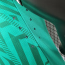 Camisa Newcastle Away II 2023/24 Jogador Masculina - modelo verde, uniforme de visitante da temporada, com escudo em destaque e design moderno que une estilo e desempenho inspirado na identidade do clube inglês.