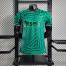 Camisa Newcastle Away II 2023/24 Jogador Masculina - modelo verde, uniforme de visitante da temporada, com escudo em destaque e design moderno que une estilo e desempenho inspirado na identidade do clube inglês.
