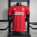 Camisa Manchester United Home I 2023/24 Adidas Jogador Masculina - modelo vermelho, uniforme principal da temporada, com escudo em destaque e design inspirado na tradição e história do clube inglês.