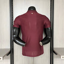 Camisa Manchester City Third III 2024/25 Puma Jogador Masculina - modelo vinho, terceiro uniforme da temporada, com escudo em destaque e design elegante que representa o estilo moderno do clube inglês.