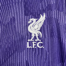 Camisa Liverpool Third III 2023/24 Nike Torcedor Masculina - modelo roxo, terceiro uniforme da temporada, com escudo em destaque e design vibrante que reflete o estilo moderno e a tradição do clube inglês.