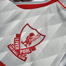Camisa Retrô Liverpool Away II 1989/91 Adidas Torcedor Masculina - modelo cinza, uniforme de visitante clássico da temporada, com escudo em destaque e design nostálgico que celebra a história e tradição do clube inglês.