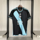 Camisa Leicester City Away II 2023/24 Adidas Torcedor Masculina - modelo preto, uniforme de visitante da temporada, com escudo em destaque e design moderno que combina elegância e tradição do clube inglês.