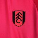 Camisa Fulham Away II 2023/24 Adidas Torcedor Masculina - modelo vermelho, uniforme de visitante da temporada, com escudo em destaque e design moderno que combina estilo e a tradição do clube inglês.