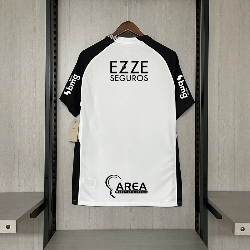 Camisa Corinthians I 2025 2026 Nike Torcedor masculina branca com Patrocínios vista costa 