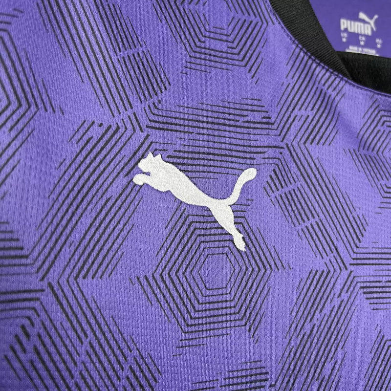 Camisa Al-Hilal Third (3) 2024/25 Puma Torcedor Masculina com design moderno em azul e detalhes contrastantes, escudo do clube estampado e tecido leve com tecnologia DryCELL.