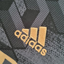 Camisa Arsenal Away II 2022/23 Adidas Torcedor Masculina preta com design esportivo e escudo aplicado.